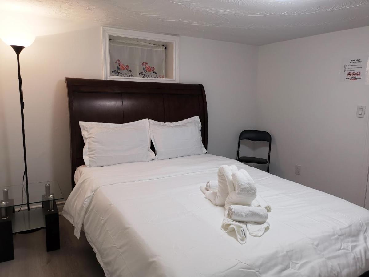 Tidy Private Rooms With Full Kitchen Торонто Екстер'єр фото